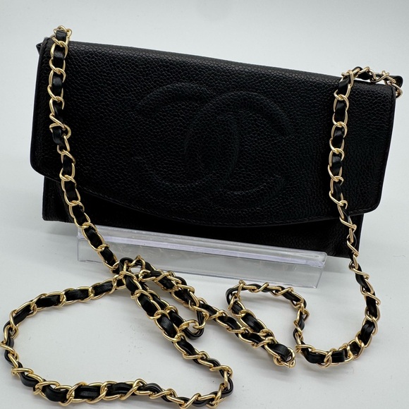 Chanel Calfskin Wallet on Chain 🖤 - Picture 1 of 8